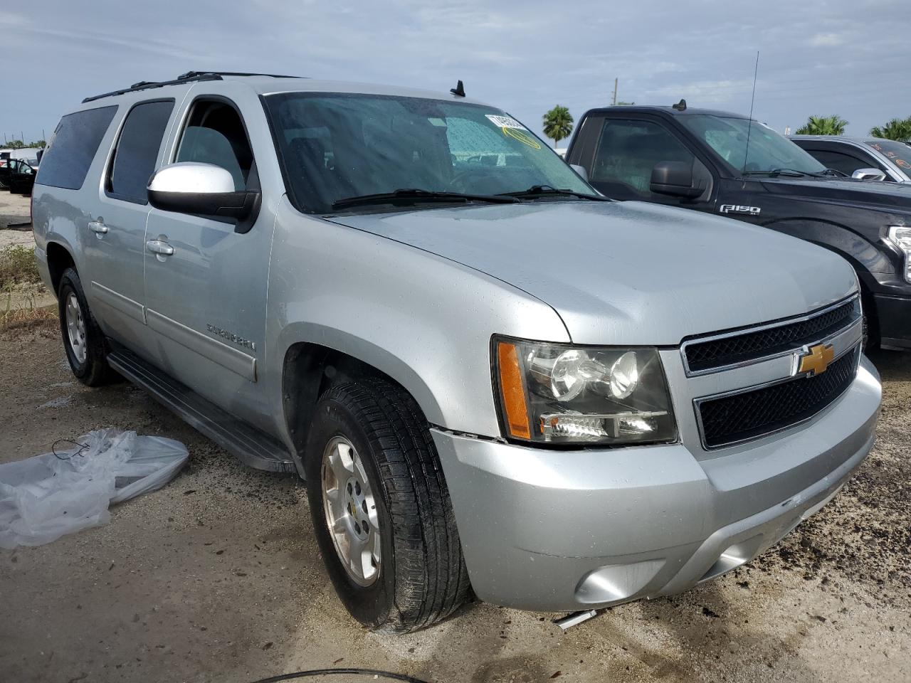 2013 Chevrolet Suburban - Image 4