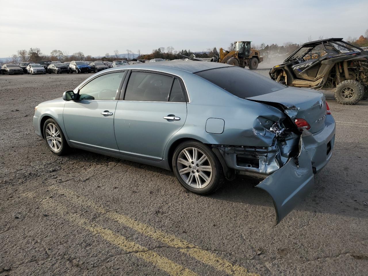 2008 Toyota Avalon - Image 2