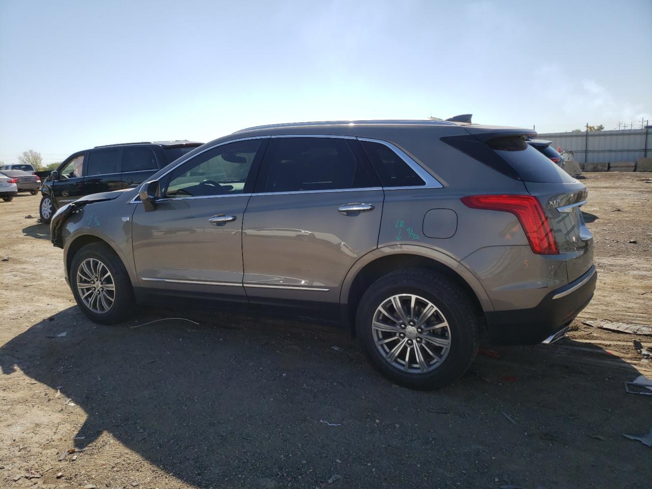 2019 Cadillac XT5 - Image 2