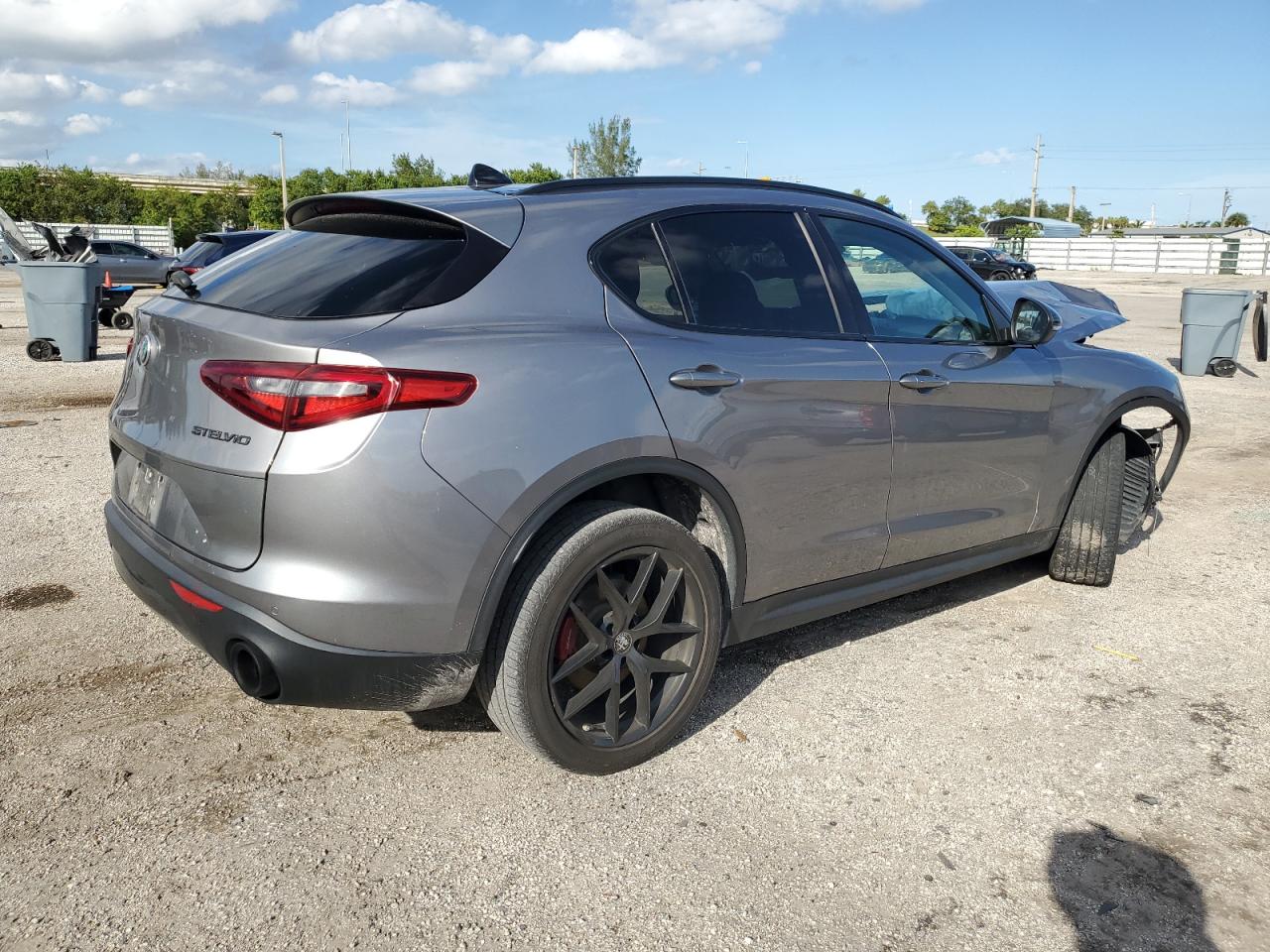 2019 Alfa Romeo Stelvio - Image 3