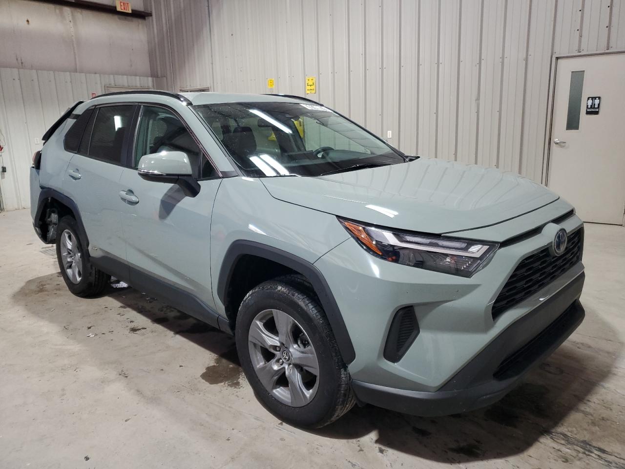 2022 Toyota RAV 4 - Image 4
