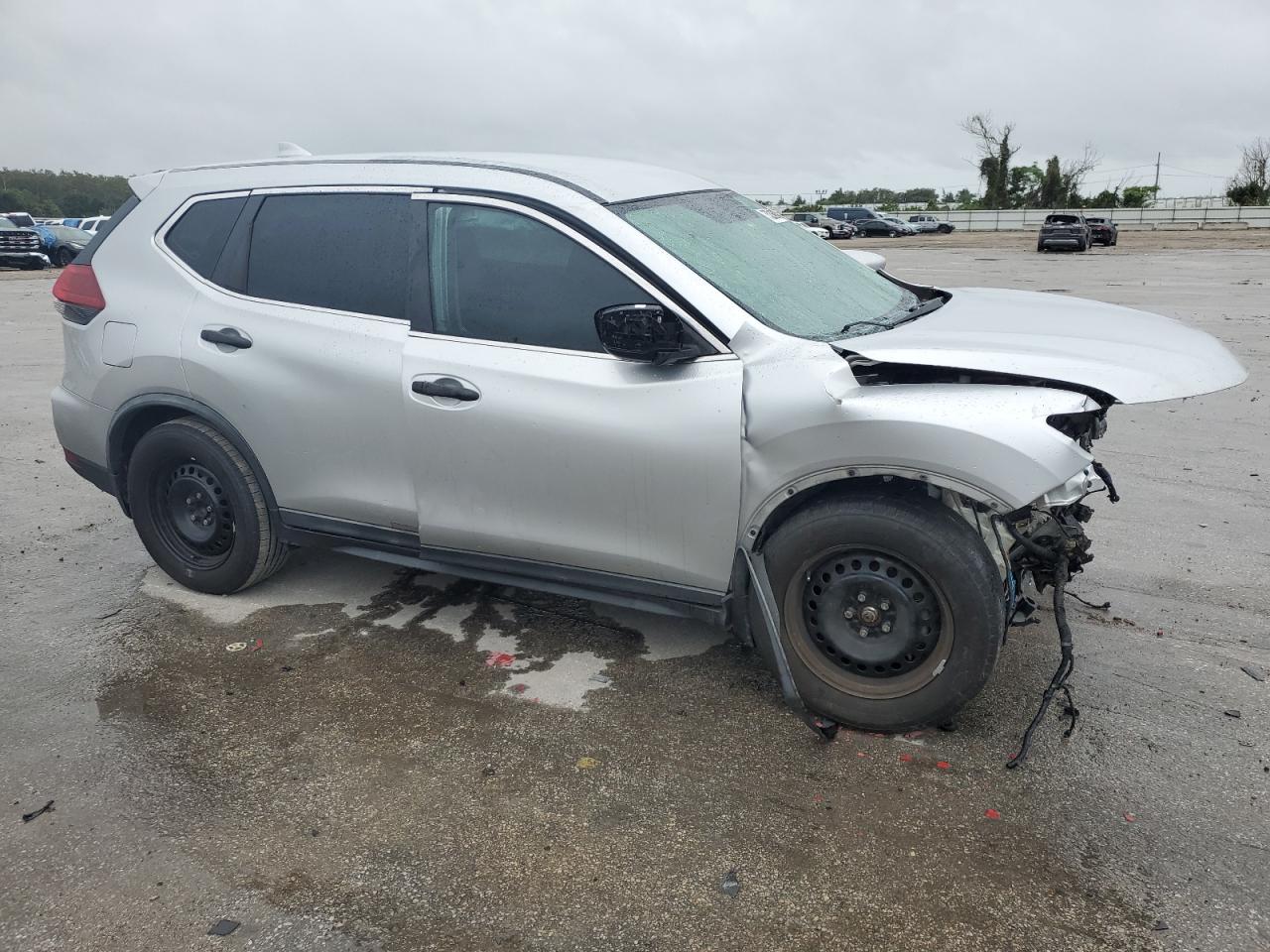 2018 Nissan Rogue - Image 4