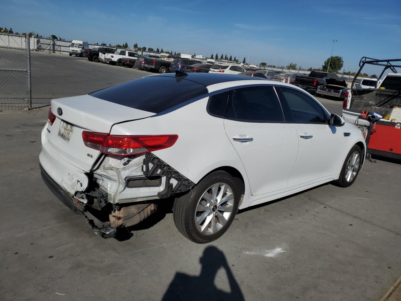 VIN 5XXGU4L34JG204090 2018 KIA OPTIMA no.3