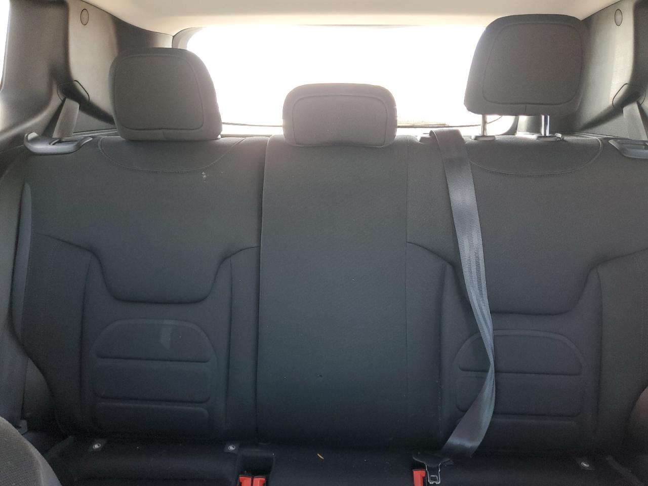 2017 Jeep Renegade - Image 10