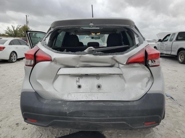 NISSAN KICKS 2018 Серебристый
