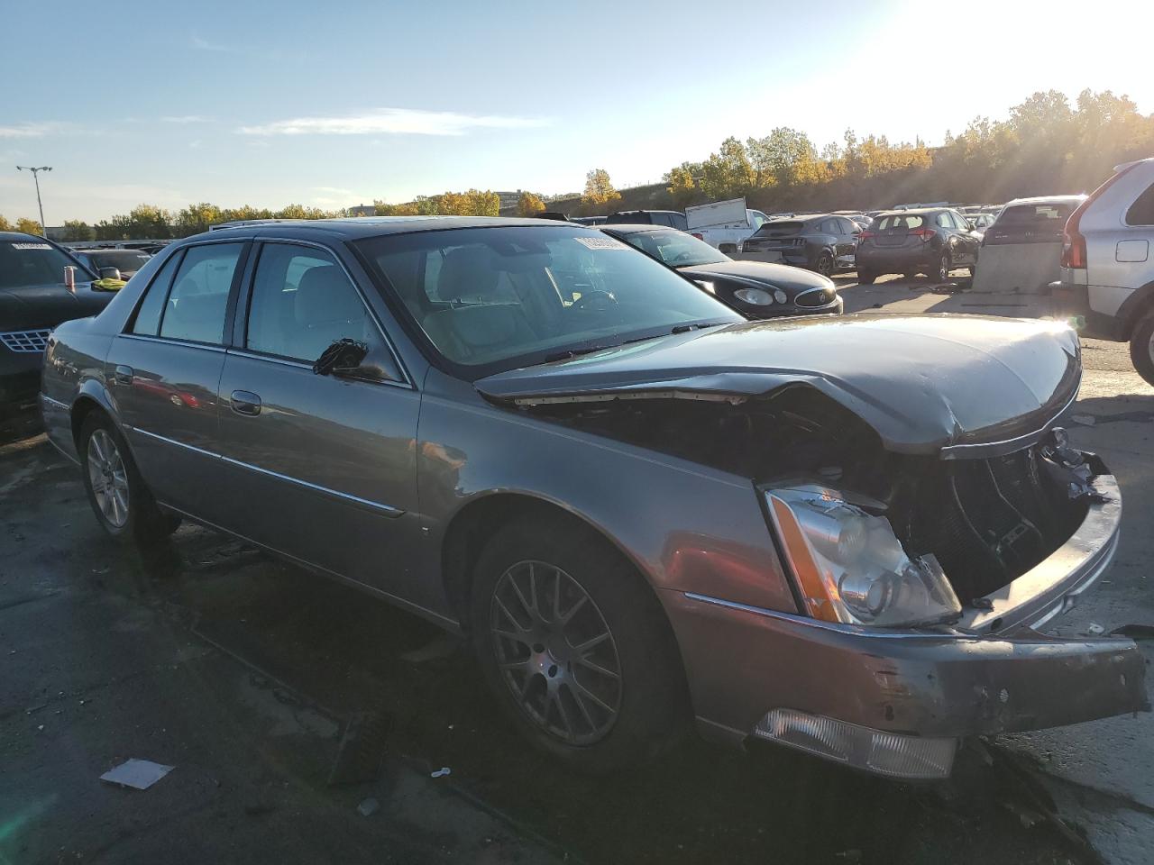 2010 Cadillac DTS - Image 4