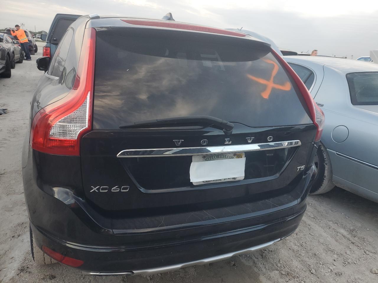 2015 Volvo Xc60 T5 Platinum VIN: YV440MDM5F2637854 Lot: 75950974