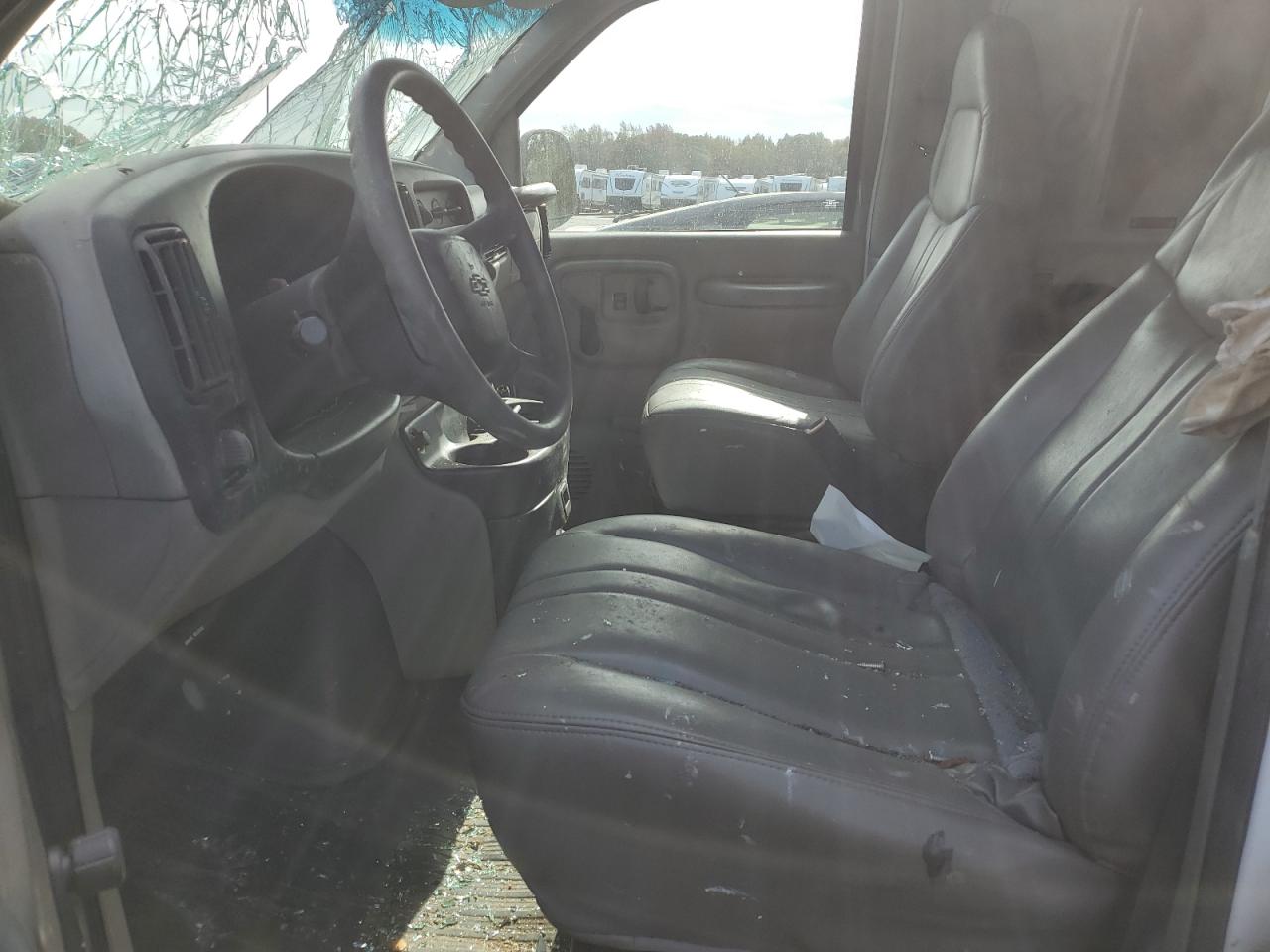 2001 Chevrolet Express G1500 VIN: 1GCFG15W611185093 Lot: 75835014