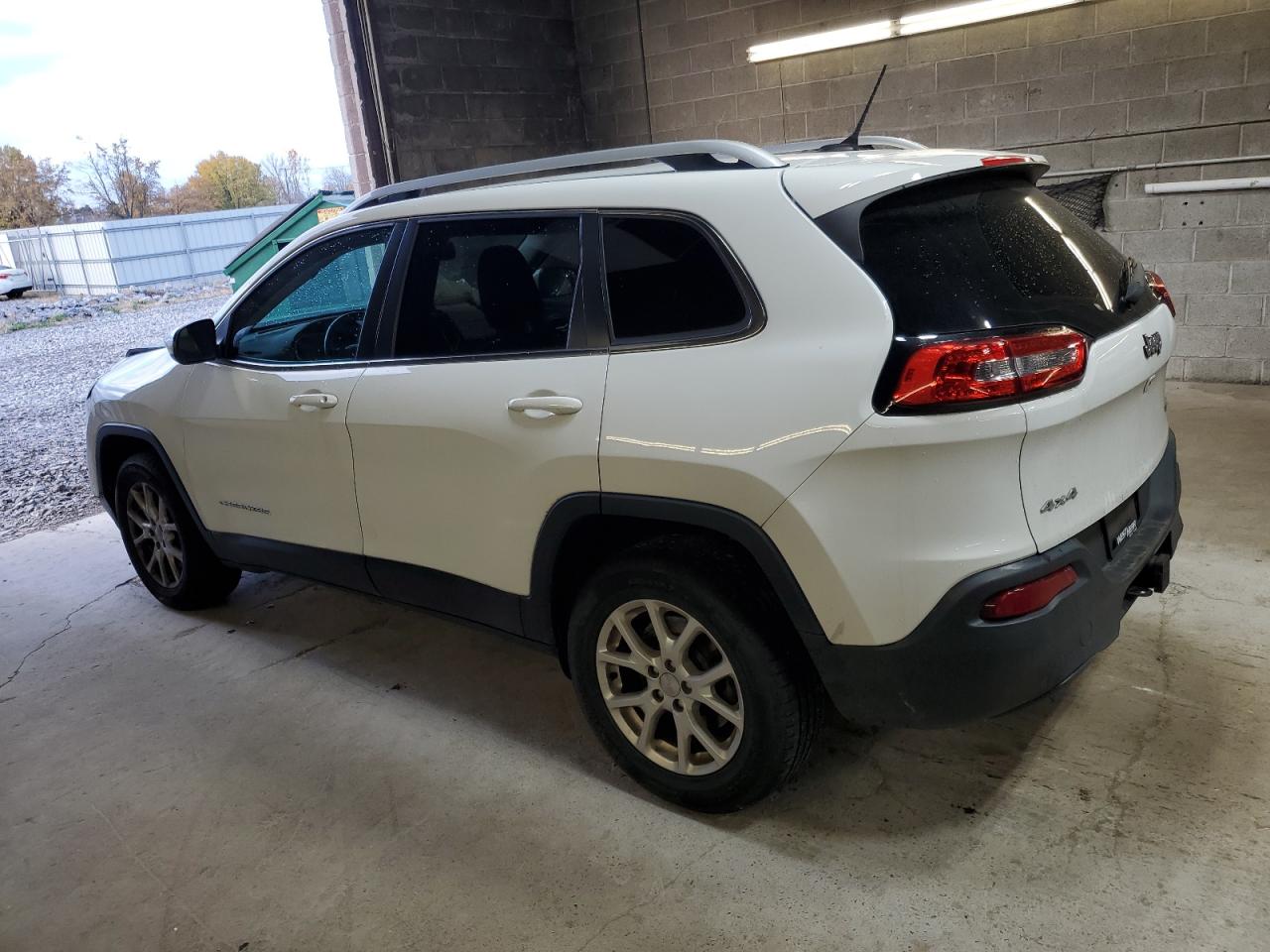 2016 Jeep Grand Cherokee - Image 2