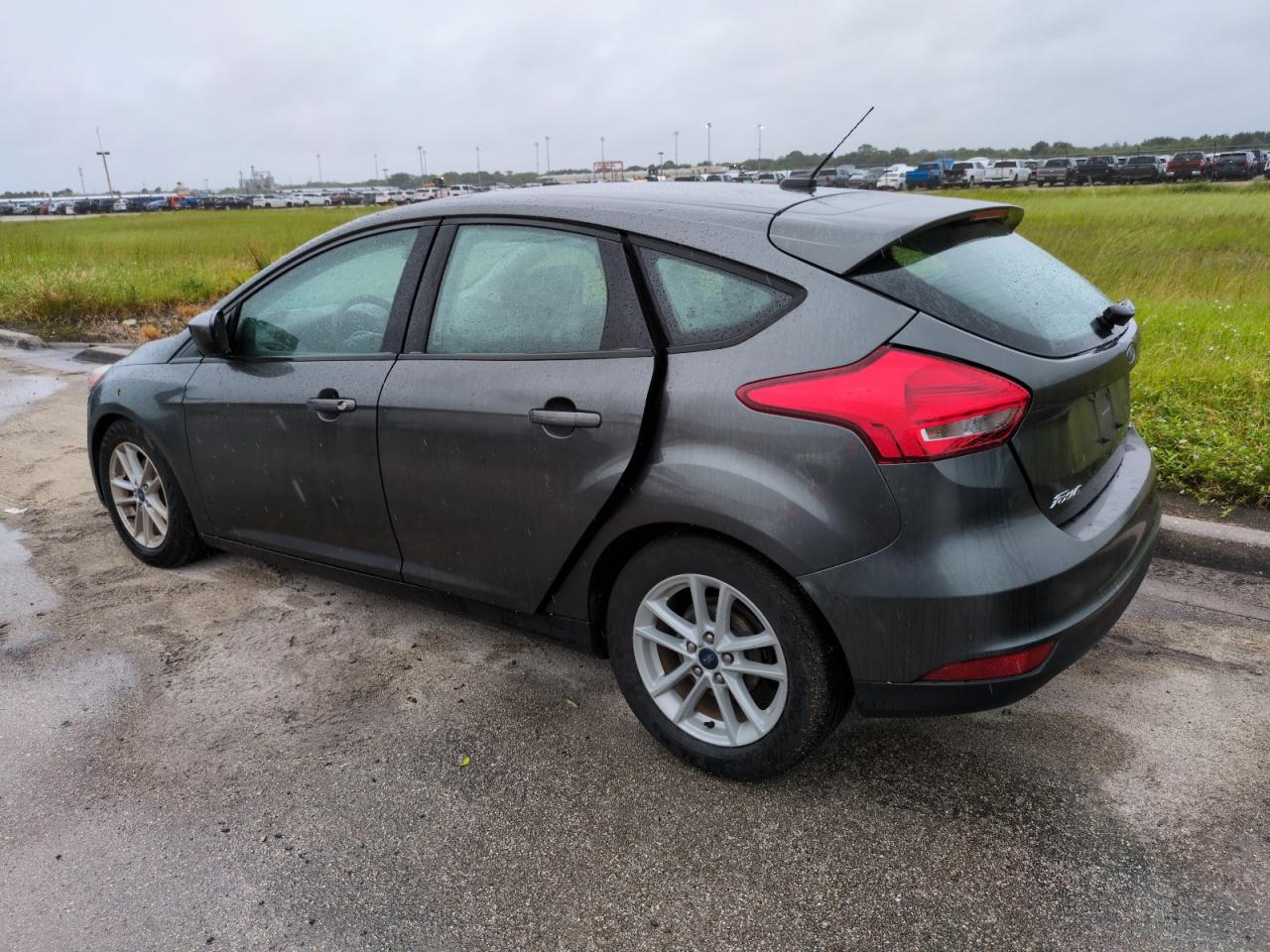 1FADP3K23JL256345 2018 FORD FOCUS - Image 2