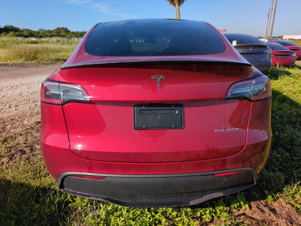 7SAYGDEF9RA263606 2024 Tesla Model Y