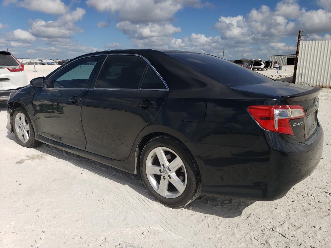 2014 Toyota Camry - Image 2