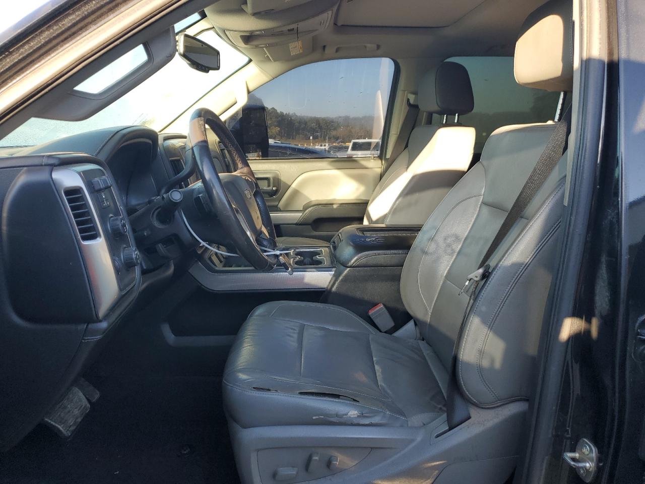 2019 Chevrolet Silverado - Image 7