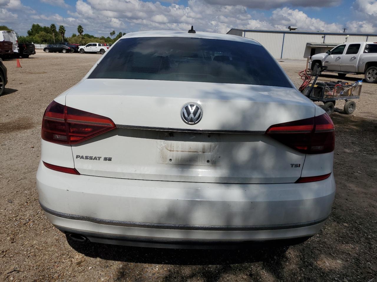 2018 Volkswagen Passat Se VIN: 1VWBA7A37JC010822 Lot: 78032704