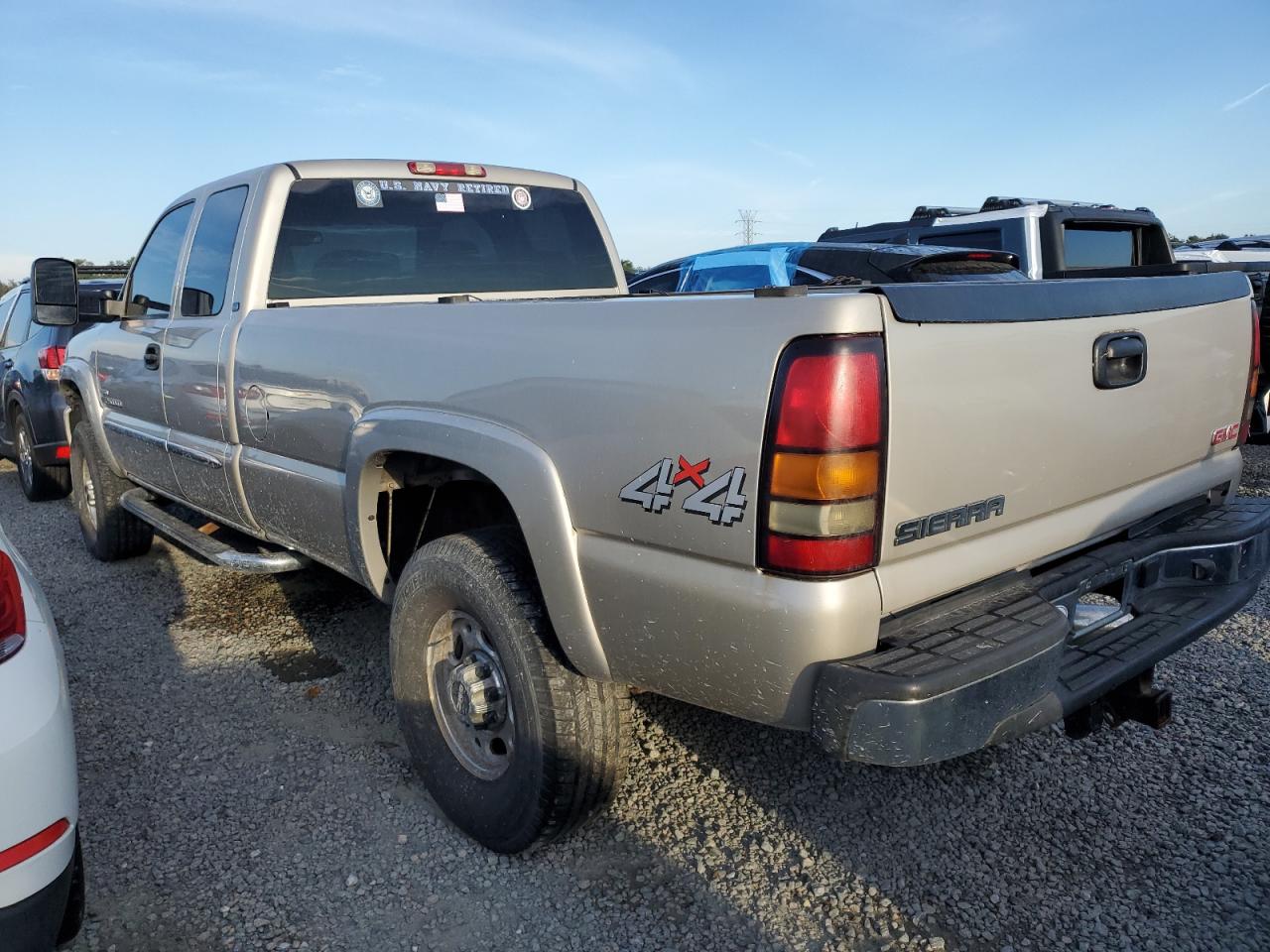 2006 GMC Sierra - Image 2