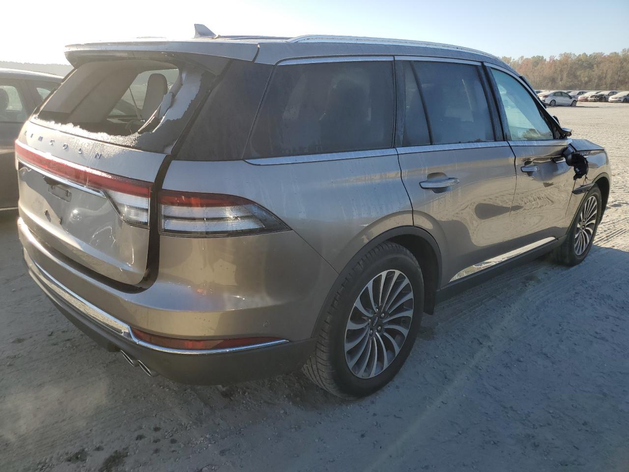 VIN 5LM5J7WC7LGL26458 2020 LINCOLN AVIATOR no.3