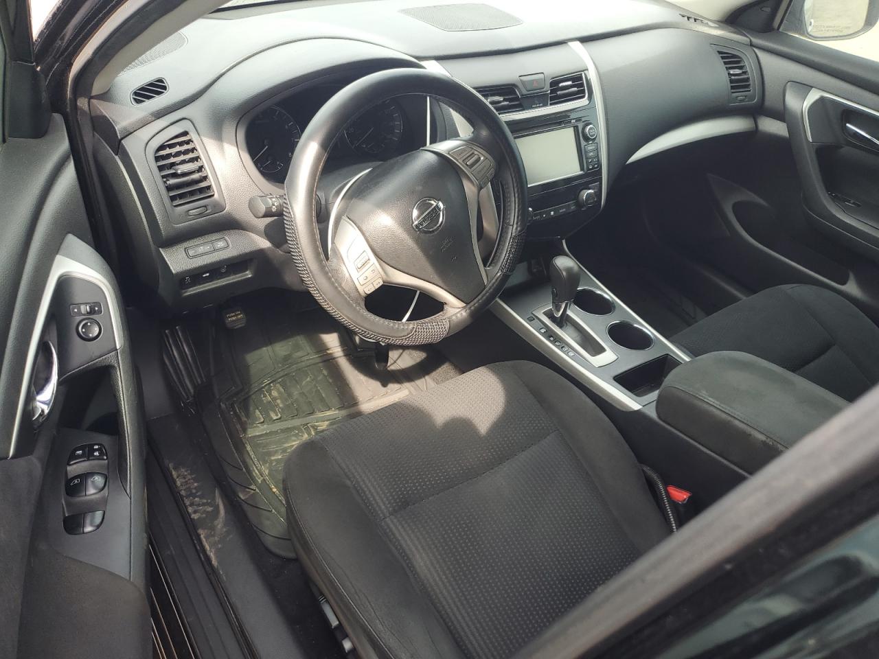 2015 Nissan Altima - Image 8