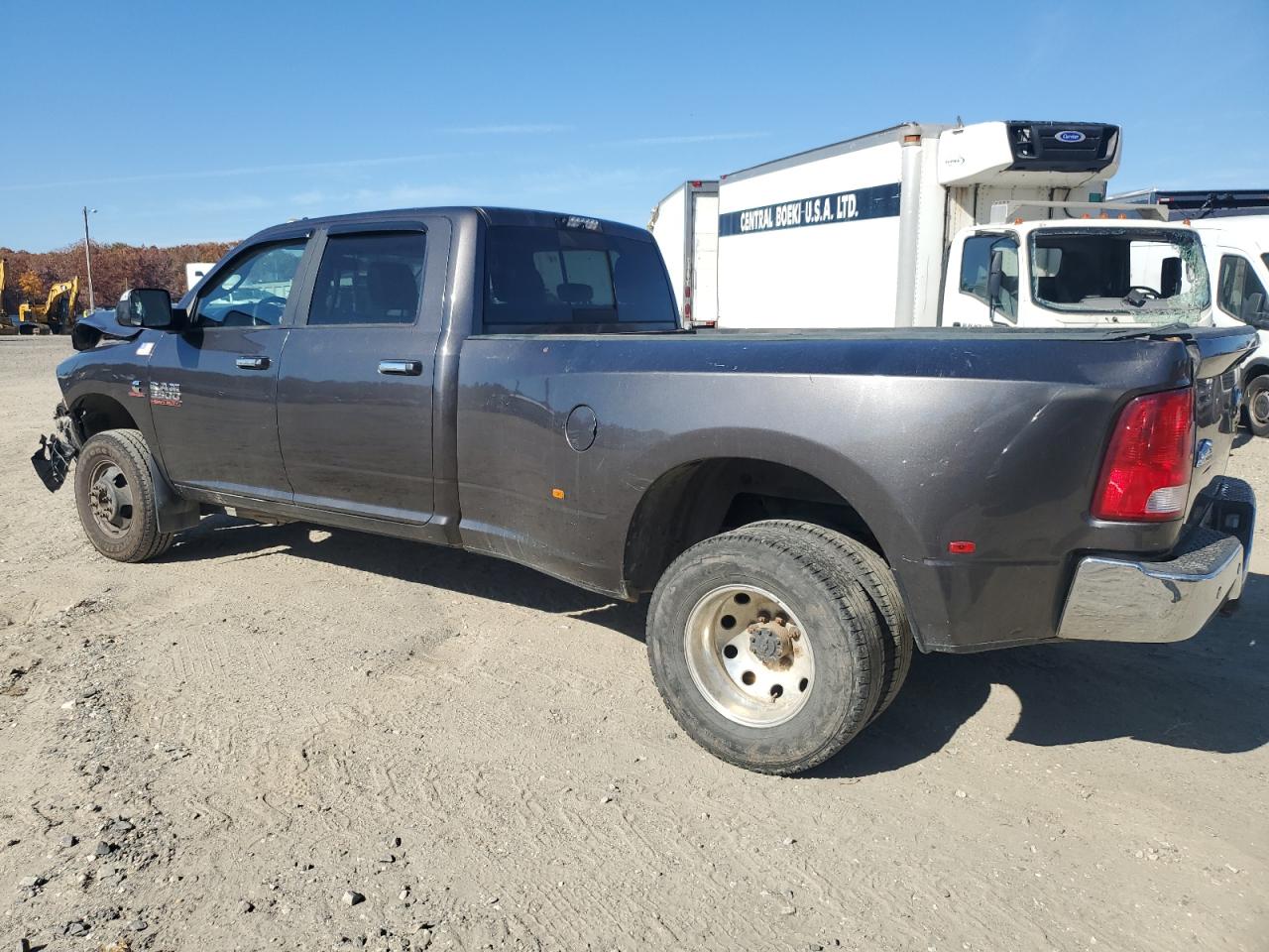 2017 RAM 3500 - Image 2