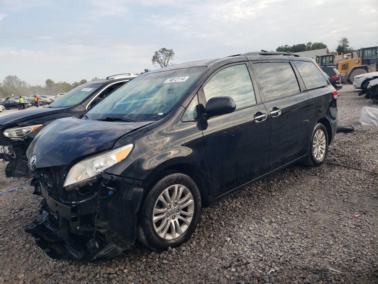 2014 Toyota Sienna - Image 1