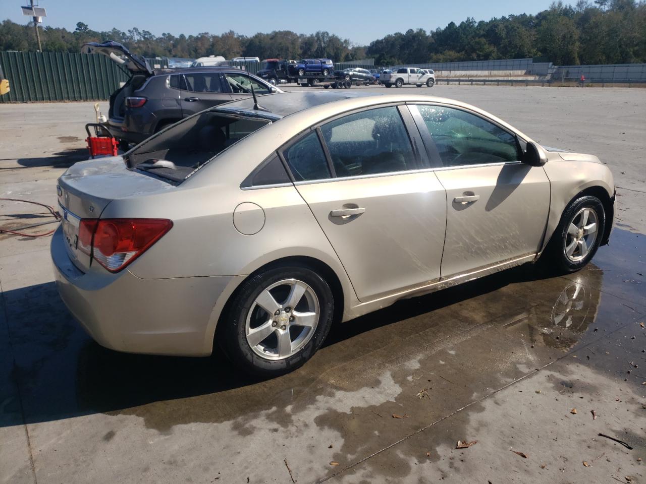 2011 Chevrolet Cruze - Image 3