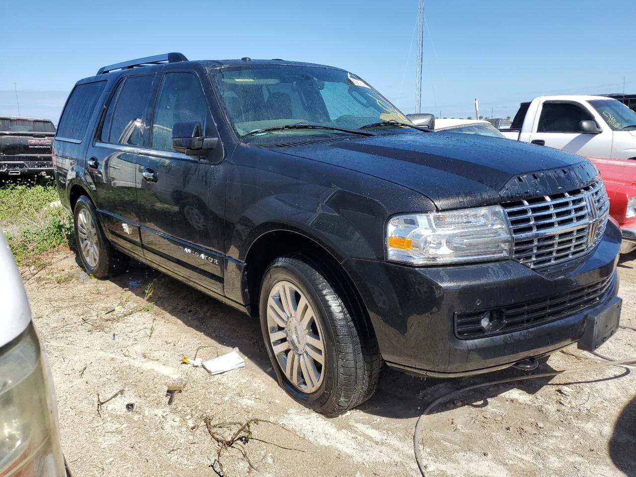 2012 Lincoln Navigator - Image 4