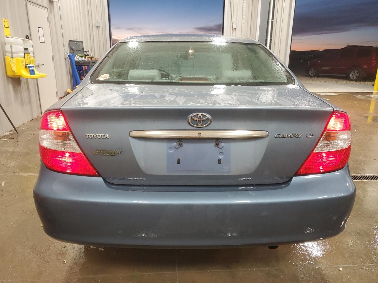 2002 Toyota Camry Le VIN: 4T1BE32K72U597939 Lot: 77520374