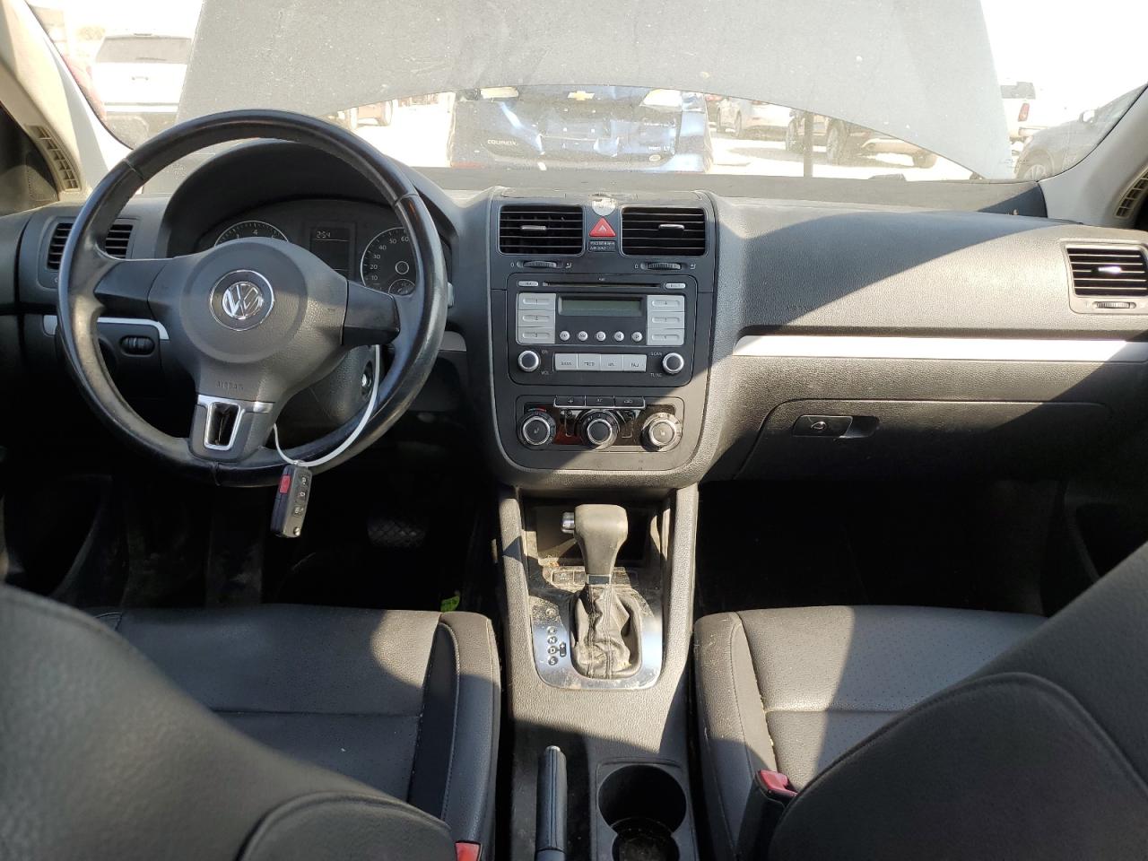 2010 Volkswagen Jetta - Image 8