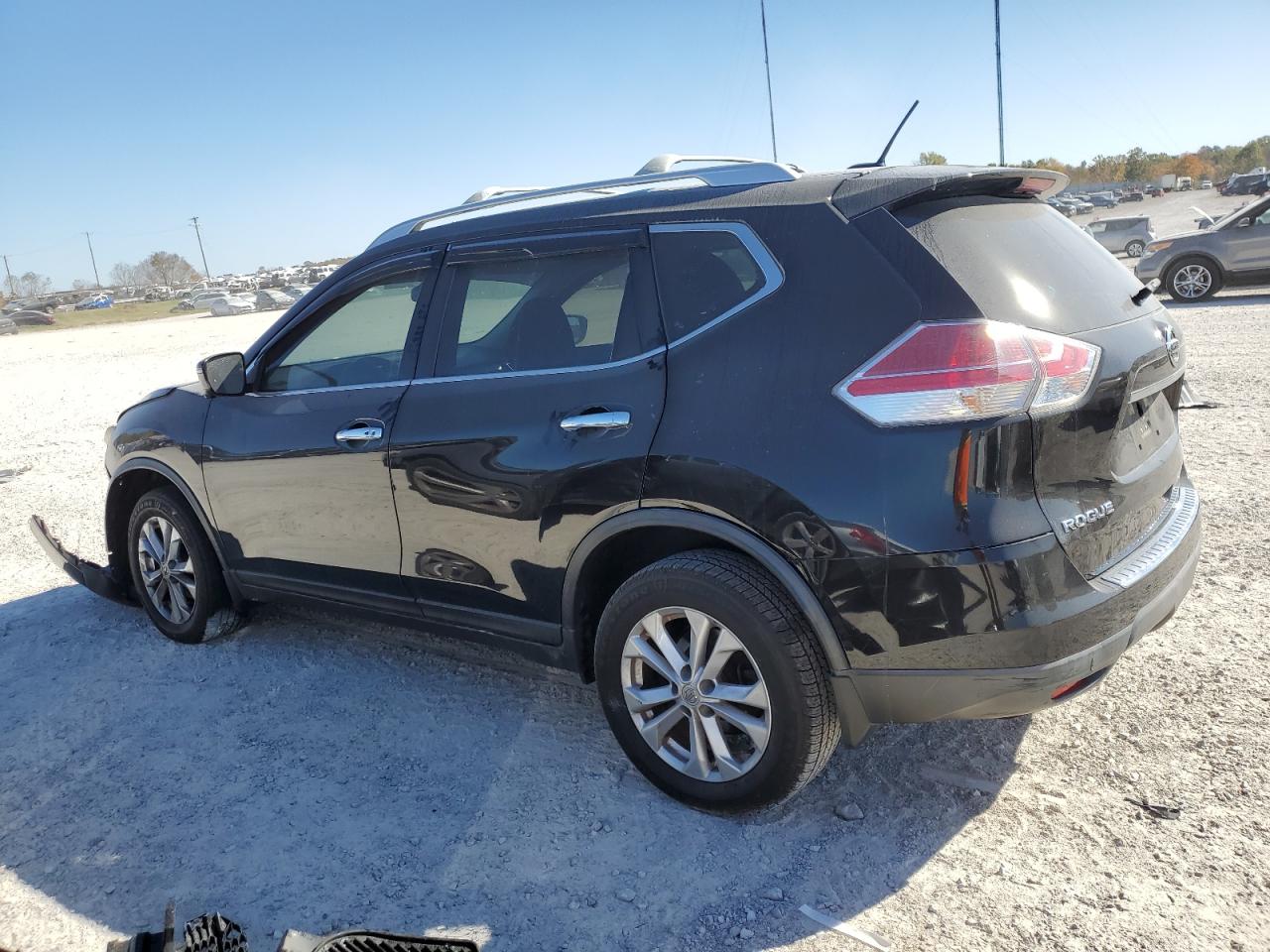 2016 Nissan Rogue - Image 2