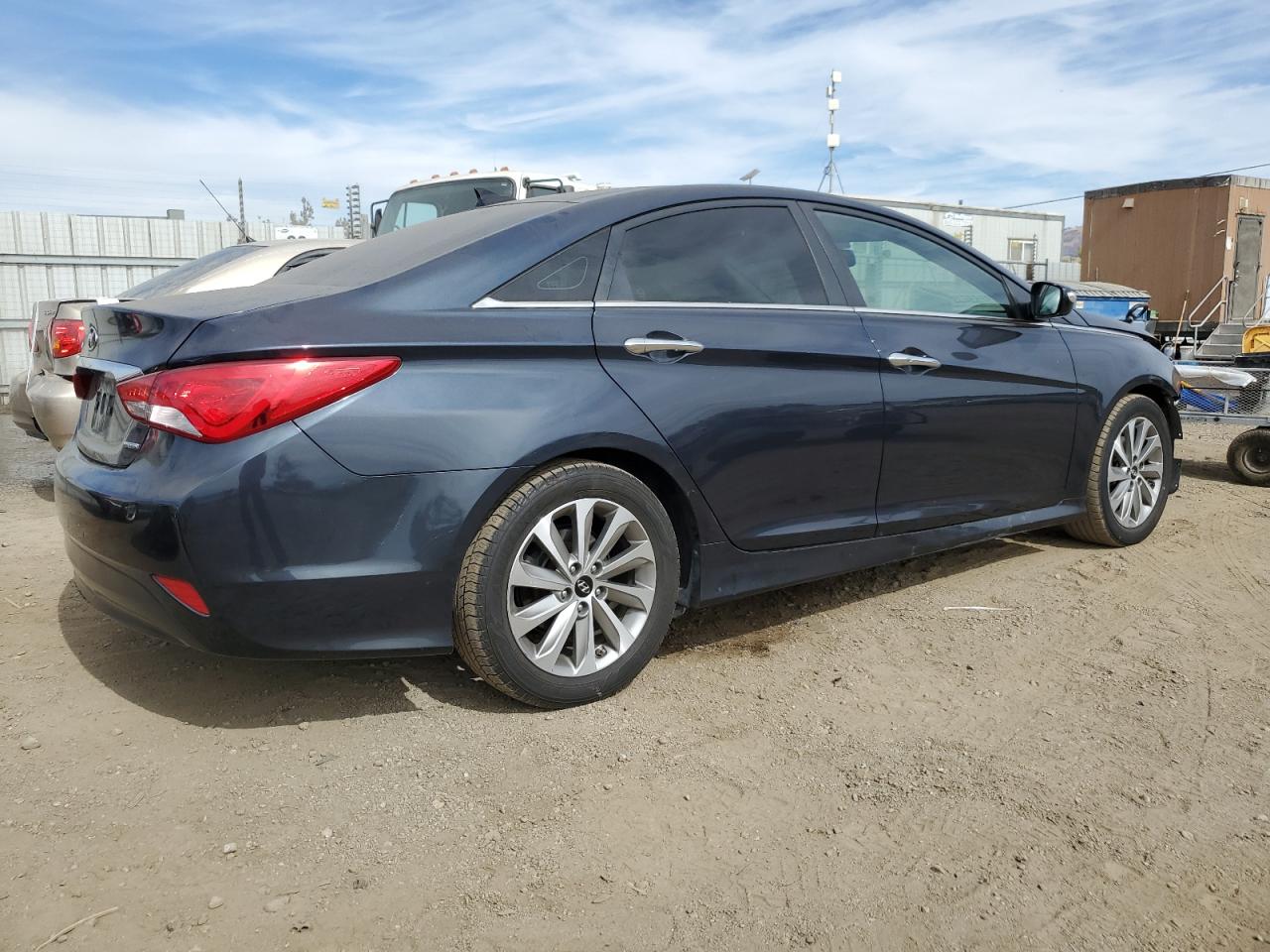 2014 Hyundai Sonata - Image 3