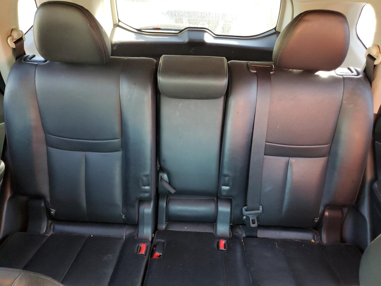 2018 Nissan Rogue - Image 10