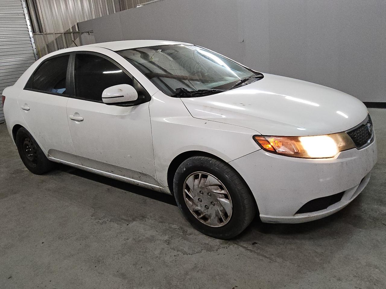 VIN KNAFU4A22D5728009 2013 KIA FORTE no.4