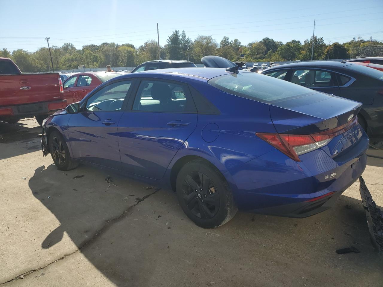 2023 Hyundai Elantra - Image 2