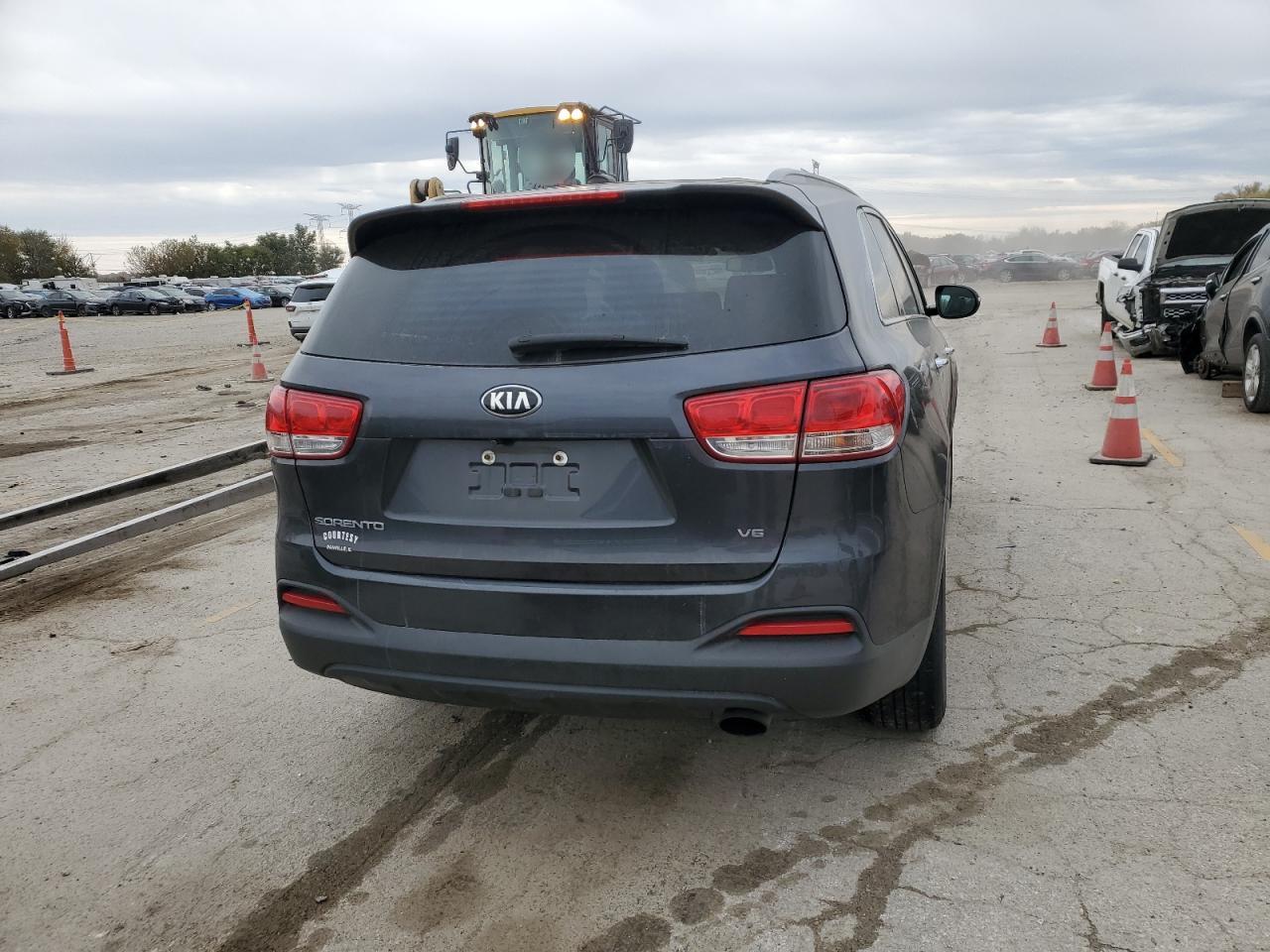 VIN 5XYPGDA51HG327556 2017 KIA SORENTO no.6