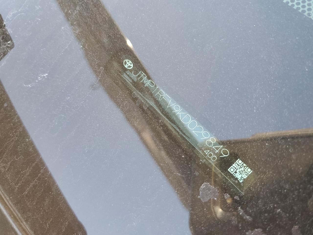 2019 Toyota RAV 4 - Image 13