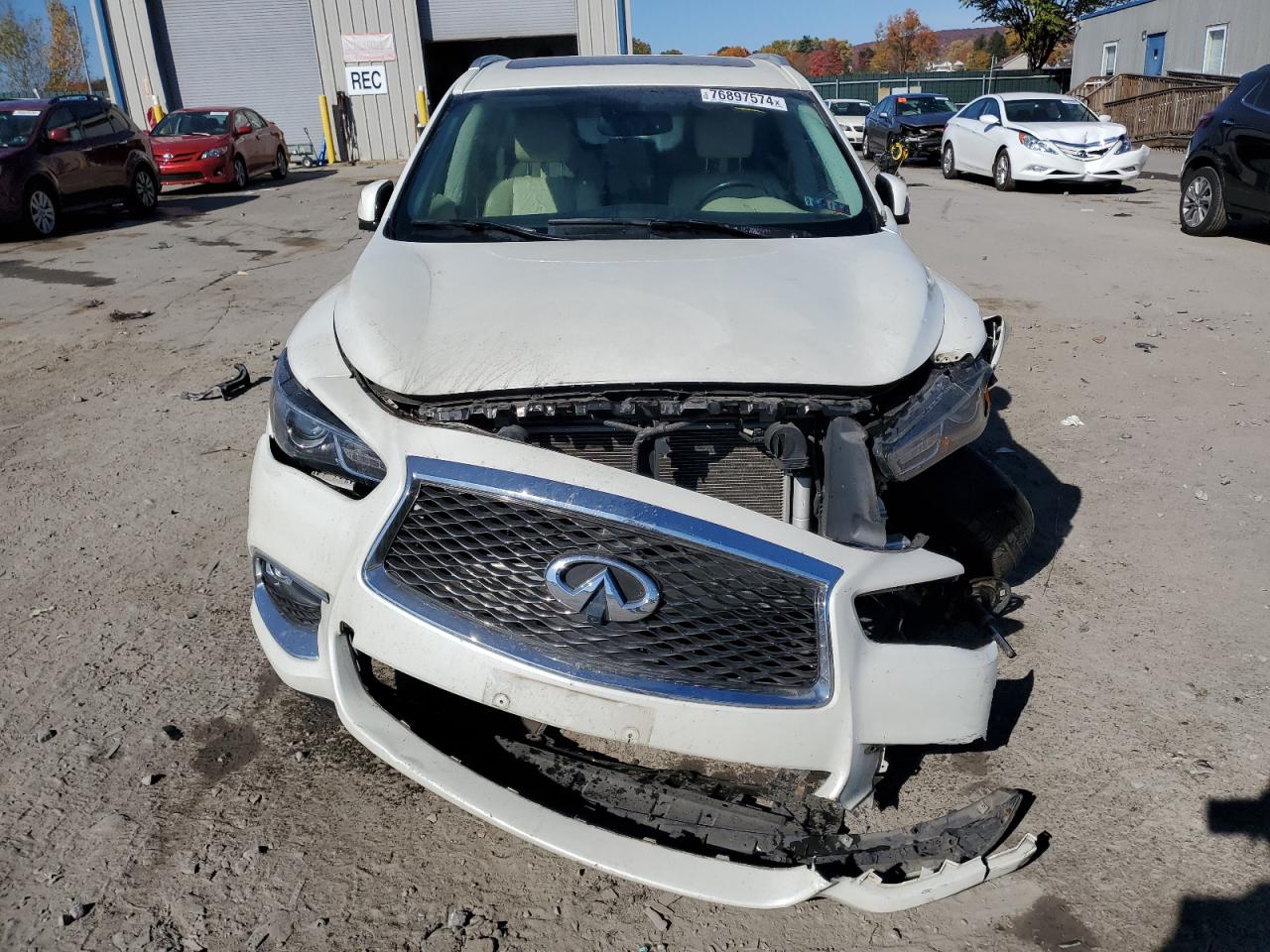 2017 Infiniti QX60 - Image 5