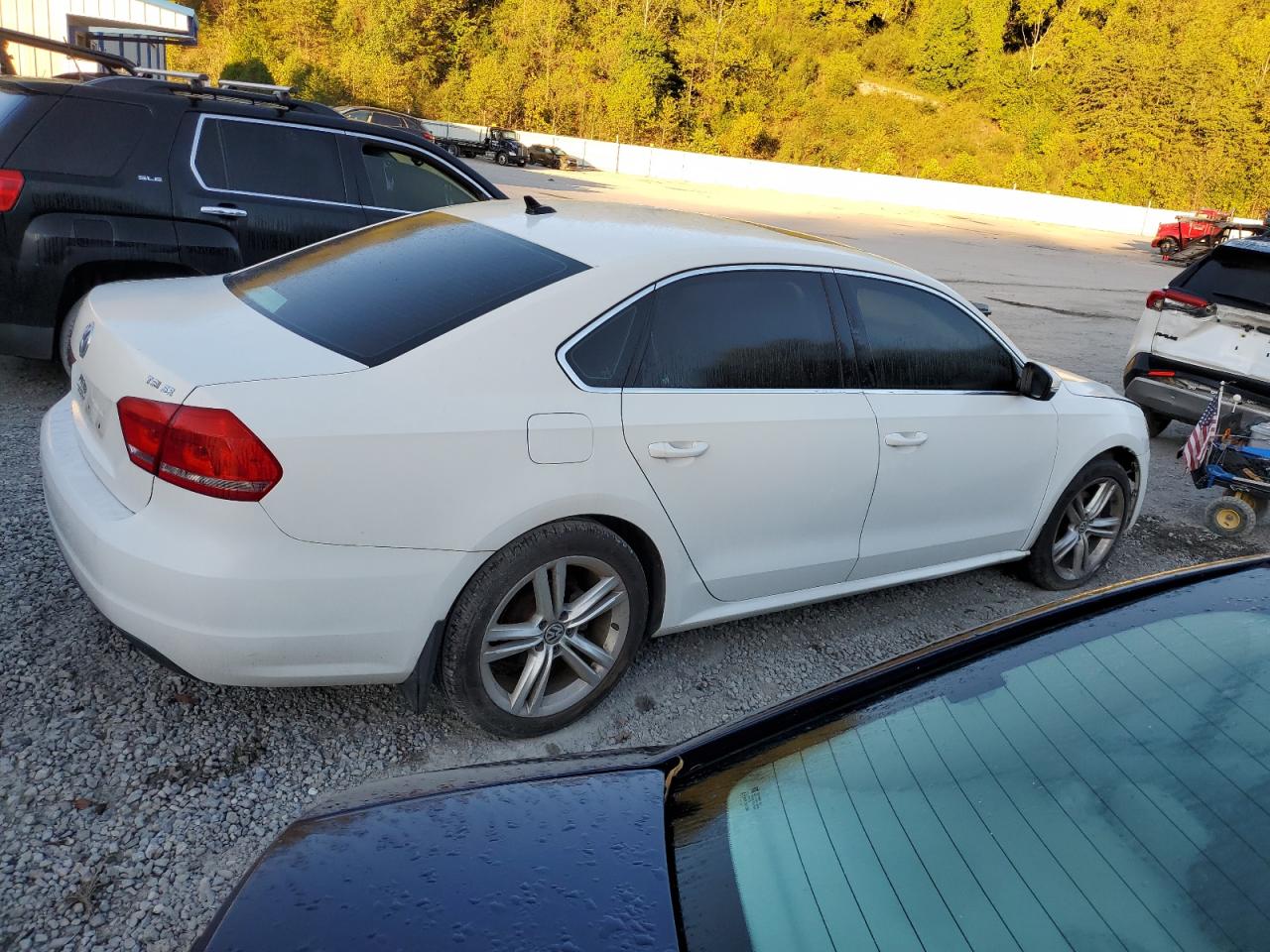 Фото: 1VWBT7A38EC094360 - 3