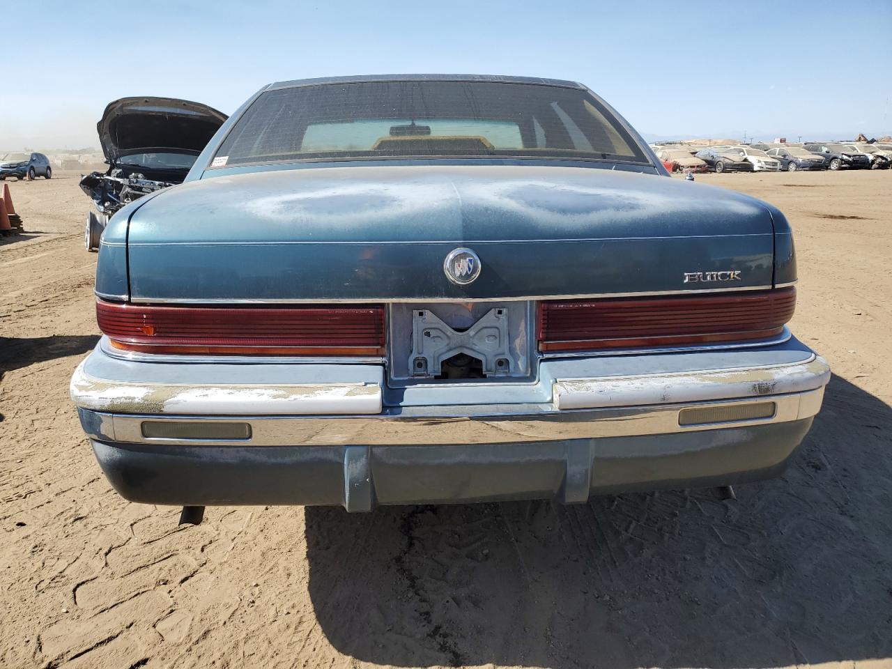 1996 Buick Roadmaster VIN: 1G4BN52P8TR405424 Lot: 75063084