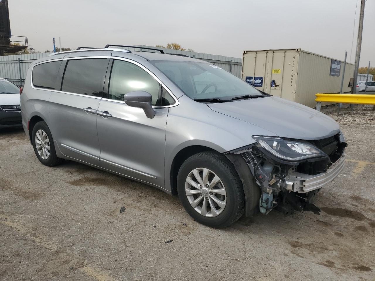 2019 Chrysler Pacifica - Image 4