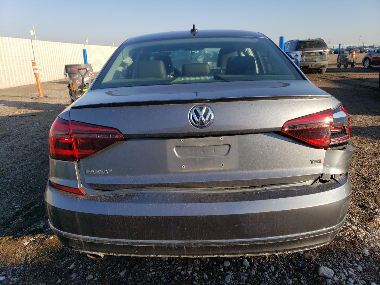 2018 Volkswagen Passat - Image 6