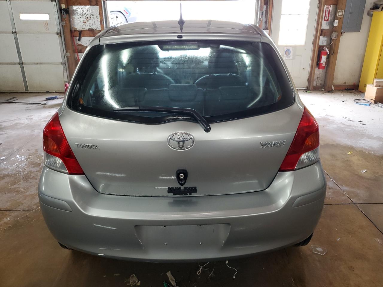 2010 Toyota Yaris VIN: JTDKT4K38A5285372 Lot: 77138614