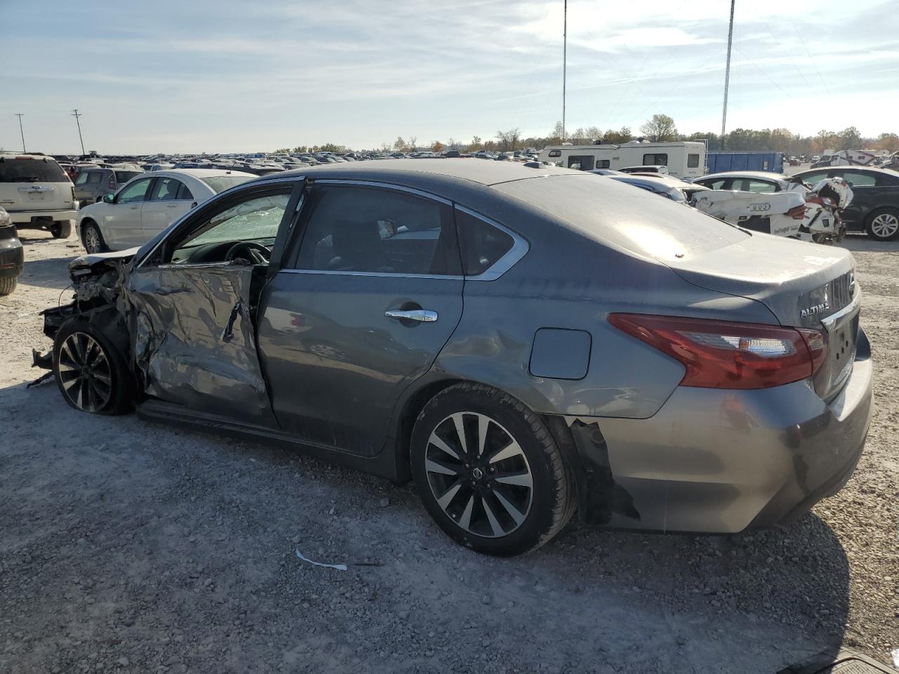 2018 Nissan Altima - Image 2
