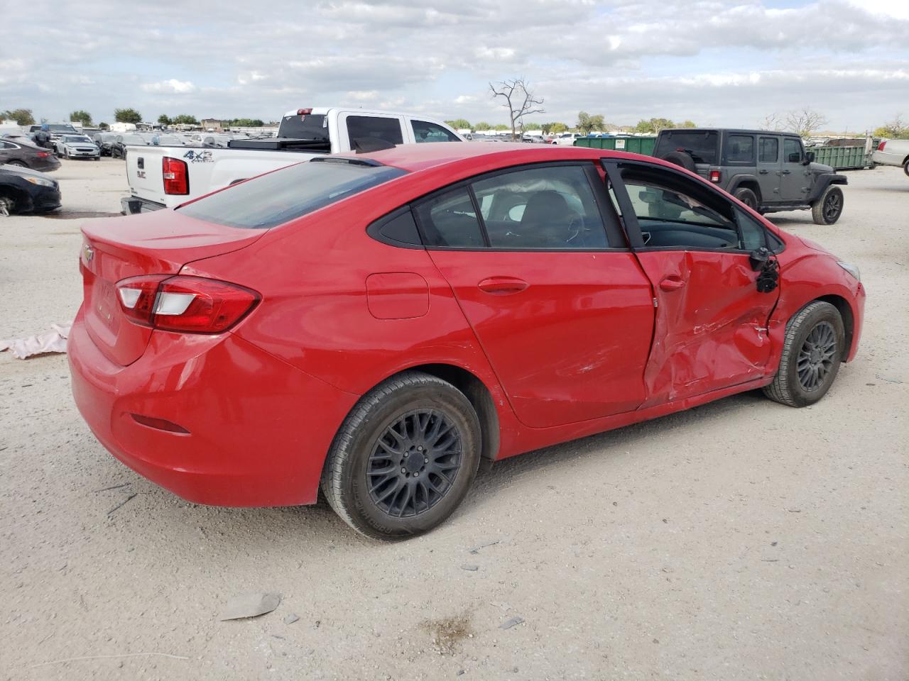 2019 Chevrolet Cruze - Image 3
