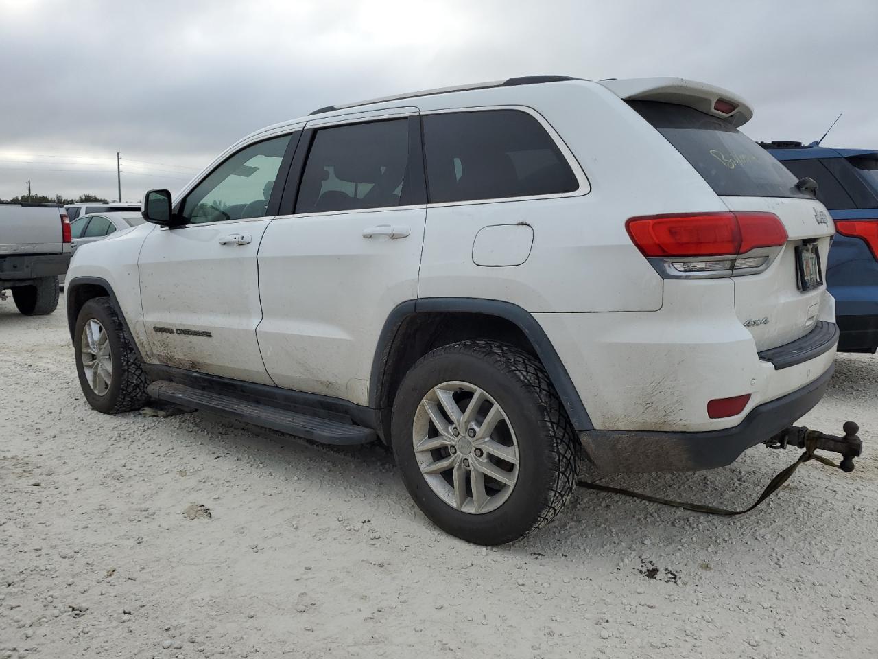 2017 Jeep Grand Cherokee - Image 2