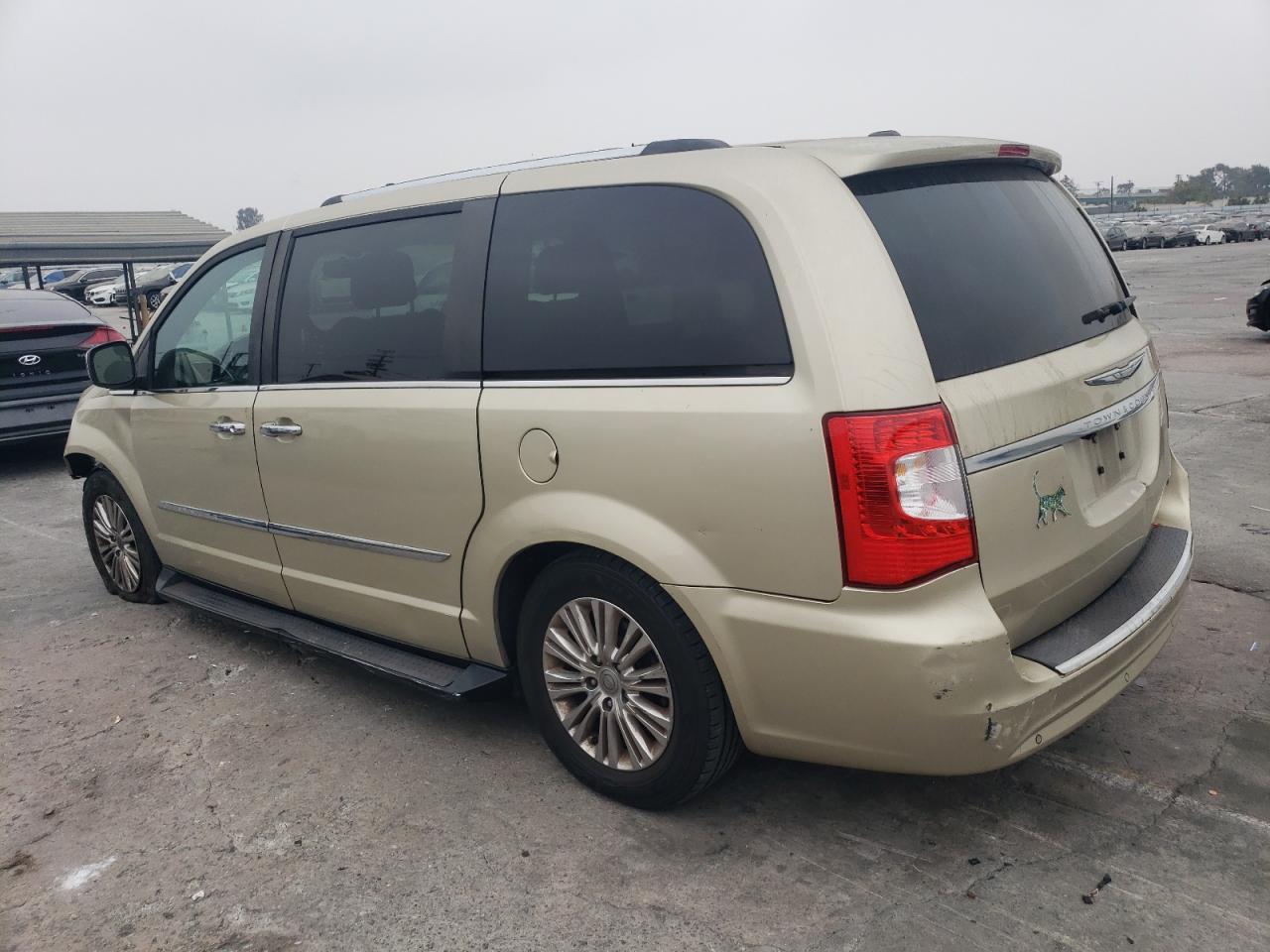2011 Chrysler Town & Country - Image 2