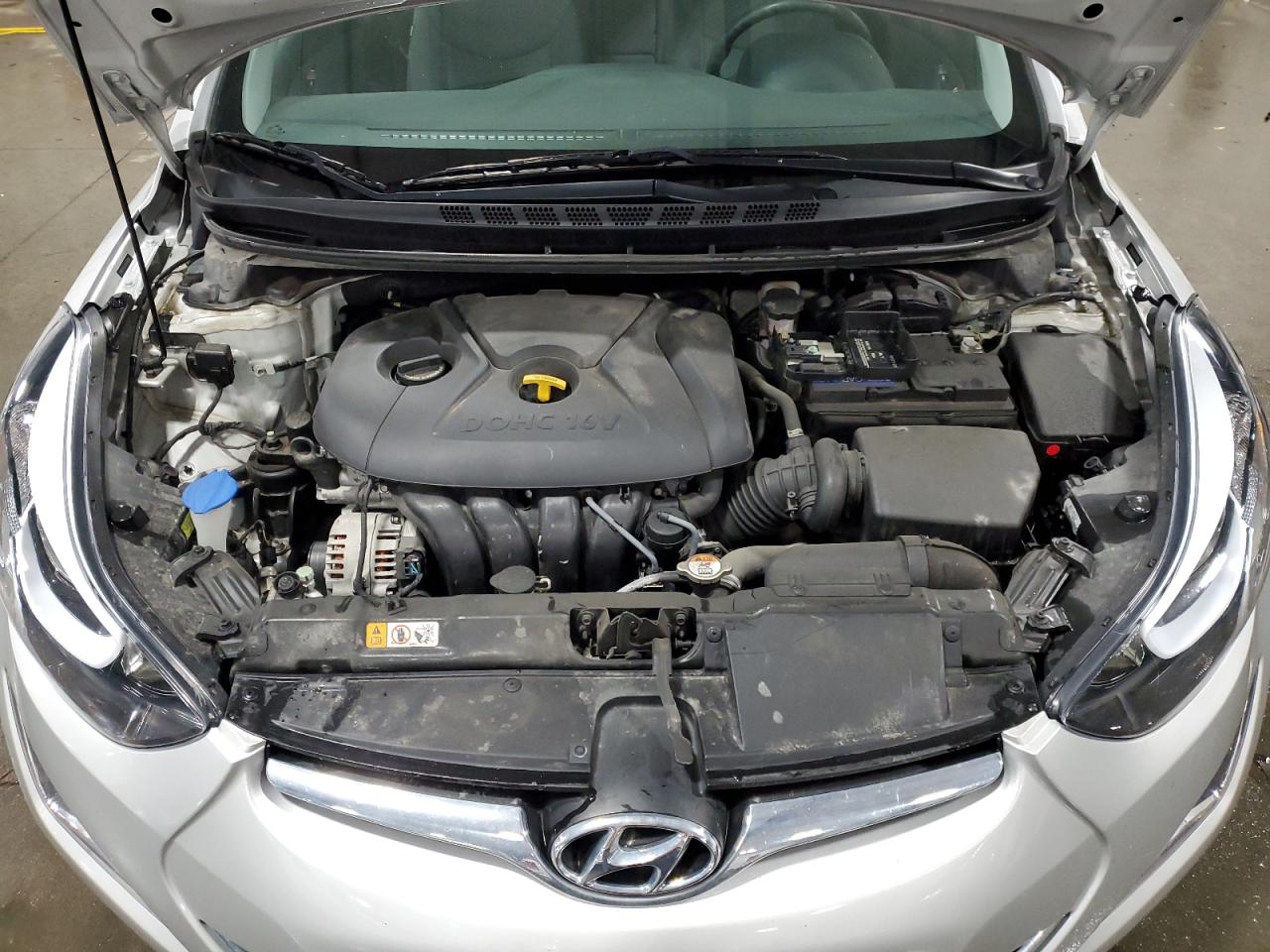 2016 Hyundai Elantra - Image 12