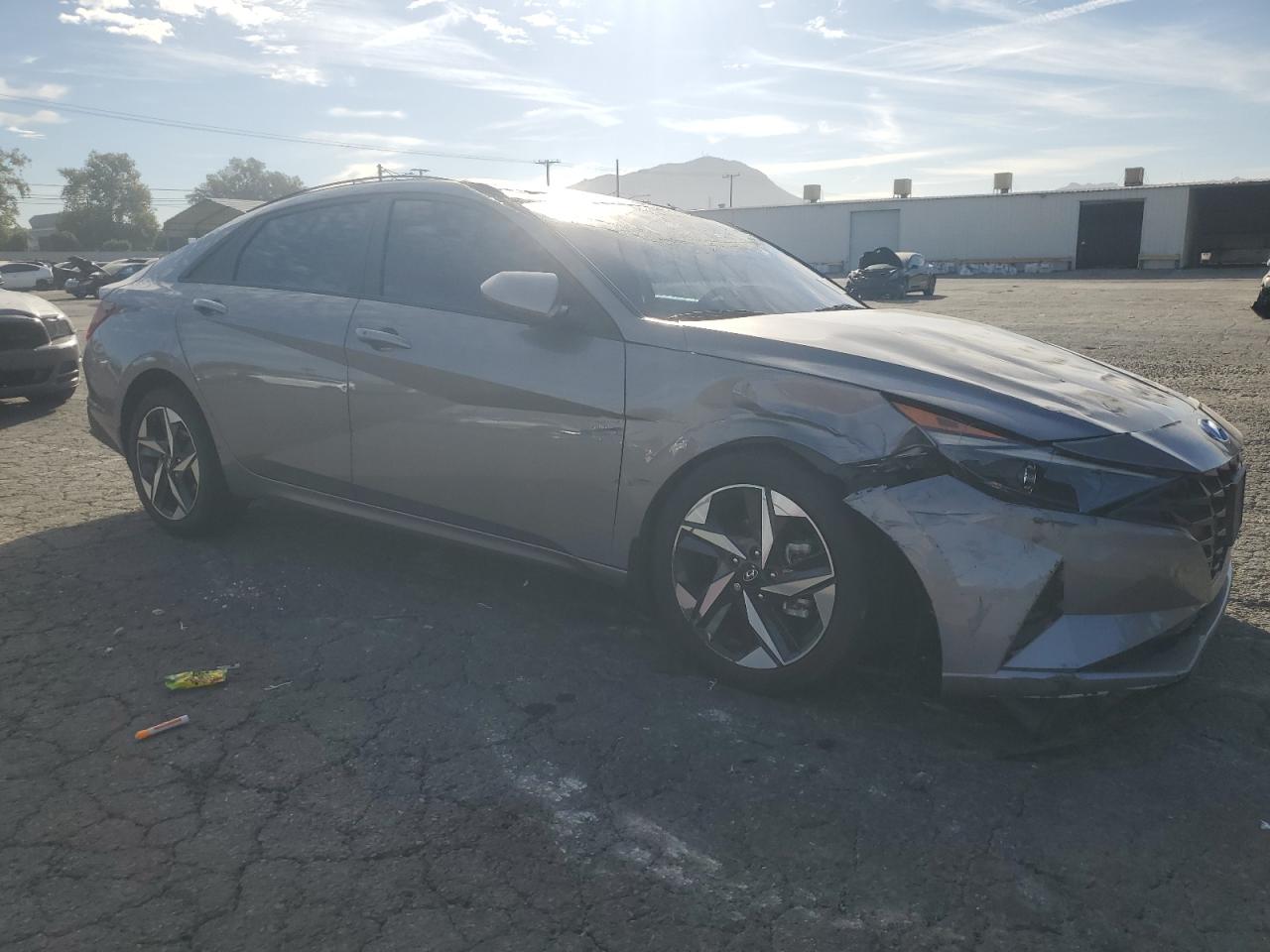 2023 Hyundai Elantra - Image 4