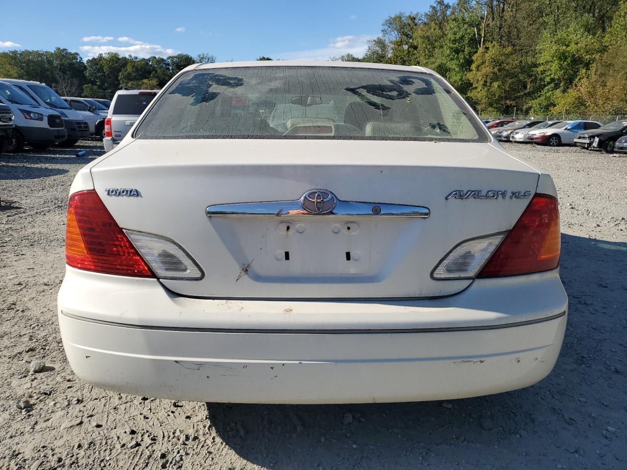 4T1BF28B51U147381 2001 Toyota Avalon Xl