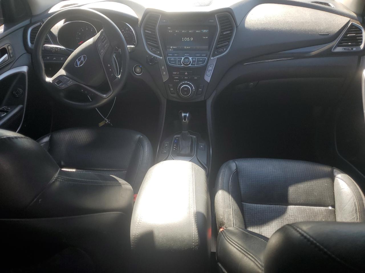 2015 Hyundai Santa Fe - Image 8