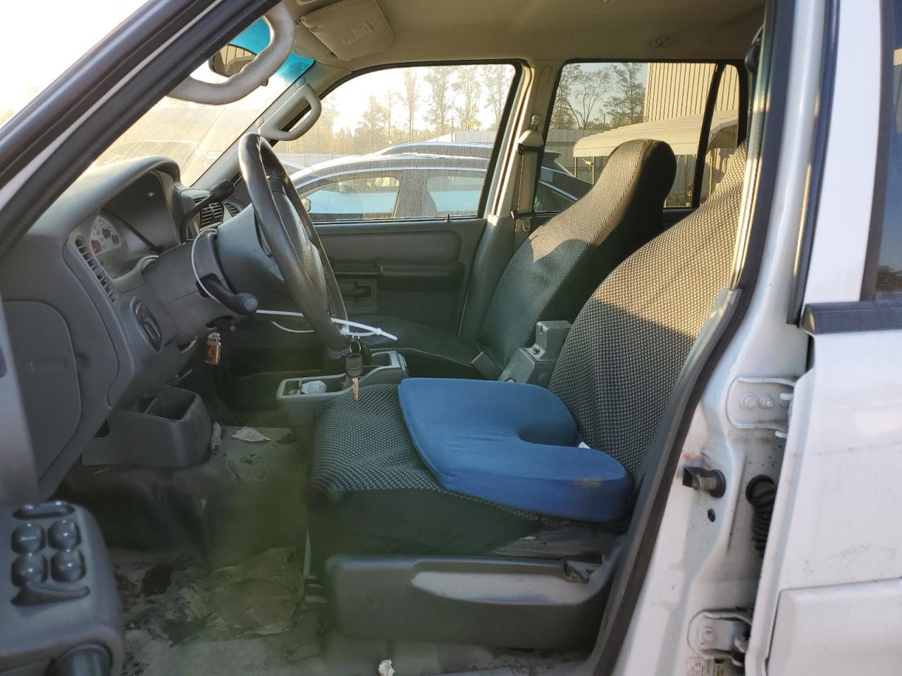 2004 Ford Explorer - Image 7