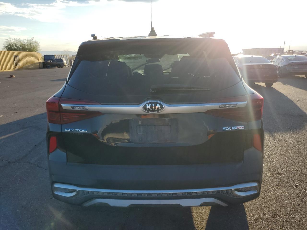 2021 Kia Seltos Sx VIN: KNDETCA21M7121390 Lot: 74893904